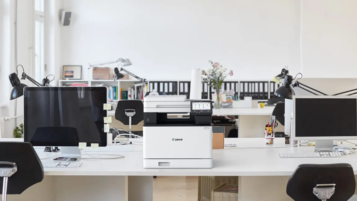 i-SENSYS-MF752Cdw-II_i-SENSYS-MF754Cdw-II_Lifestyle-16-X-9-1 copie Canon annonce de nouveaux modèles i-SENSYS pour aider les PME à s’adapter à l’environnement de travail moderne.